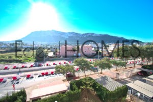 APARTAMENTO EN DENIA CON VISTAS A LA MONTAÑA EN URBANIZACIÓN CON PISCINA 62 Apartamento en Denia con vistas a la montaña